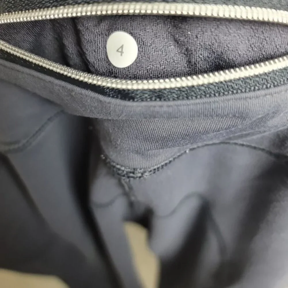 Lululemon Womens Size‎ 4 Black Gray Rear Zipper Pocket Leggings